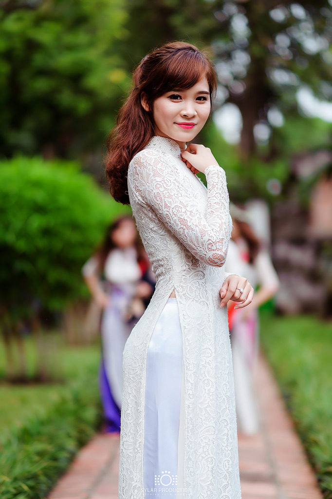 被迫沦为女同学的脚奴